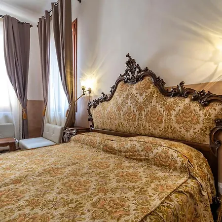 Queen House شقة