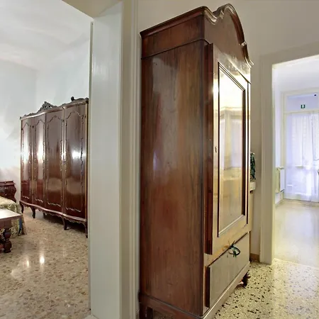 Queen House شقة