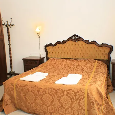 Queen House Apartment