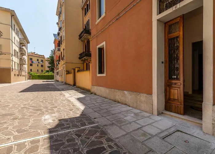 Apartament Queen House *